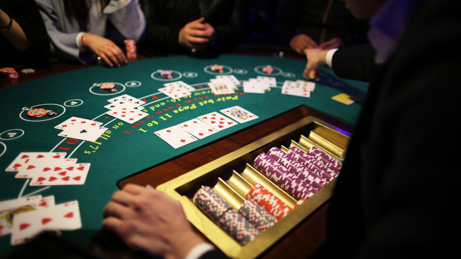fake casino streamers, casino streamer scandals, online gambling deception, player expectations change, gambling streamer controversy, fake gambling channels, casino streaming impact, illegal gambling streams, casino influencer violations, gambling entertainment authenticity
